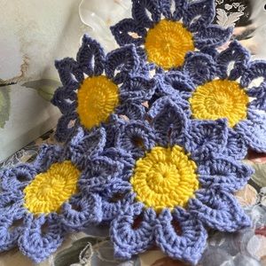 Coaster/ Doily crochet set of 4